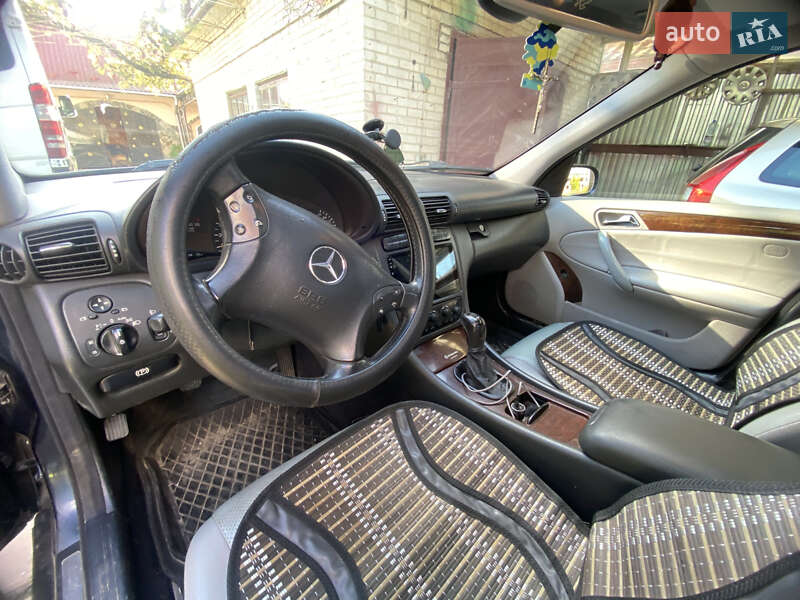 Седан Mercedes-Benz C-Class 2002 в Львове
