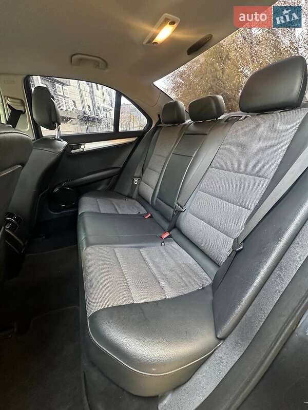 Седан Mercedes-Benz C-Class 2008 в Дніпрі