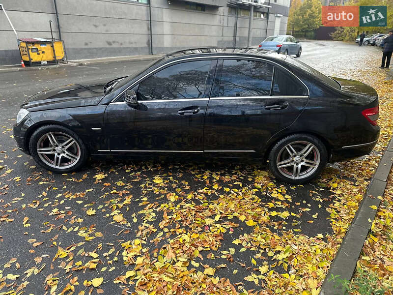 Седан Mercedes-Benz C-Class 2008 в Дніпрі