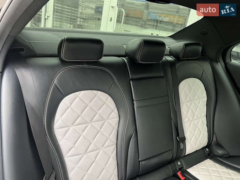 Седан Mercedes-Benz C-Class 2015 в Киеве