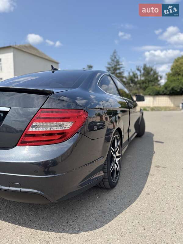 Купе Mercedes-Benz C-Class 2012 в Києві фото 17 Купе Mercedes-Benz C-Class 2012 в Києві