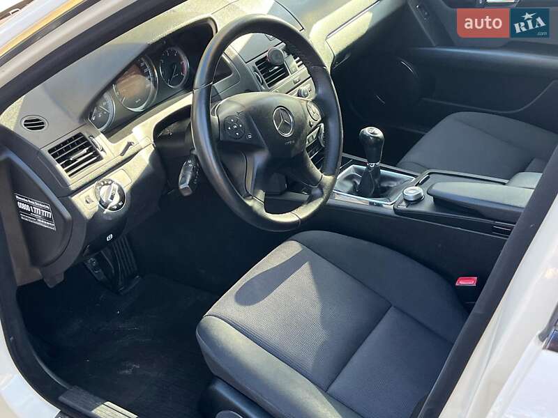 Универсал Mercedes-Benz C-Class 2010 в Киеве