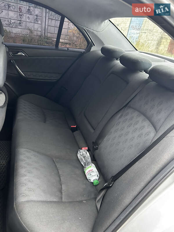 Седан Mercedes-Benz C-Class 2001 в Николаеве
