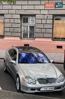 Купе Mercedes-Benz C-Class 2002 в Львове Купе Mercedes-Benz C-Class 2002 в Львове