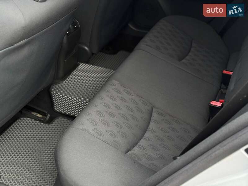 Універсал Mercedes-Benz C-Class 2001 в Запоріжжі фото 10 Універсал Mercedes-Benz C-Class 2001 в Запоріжжі