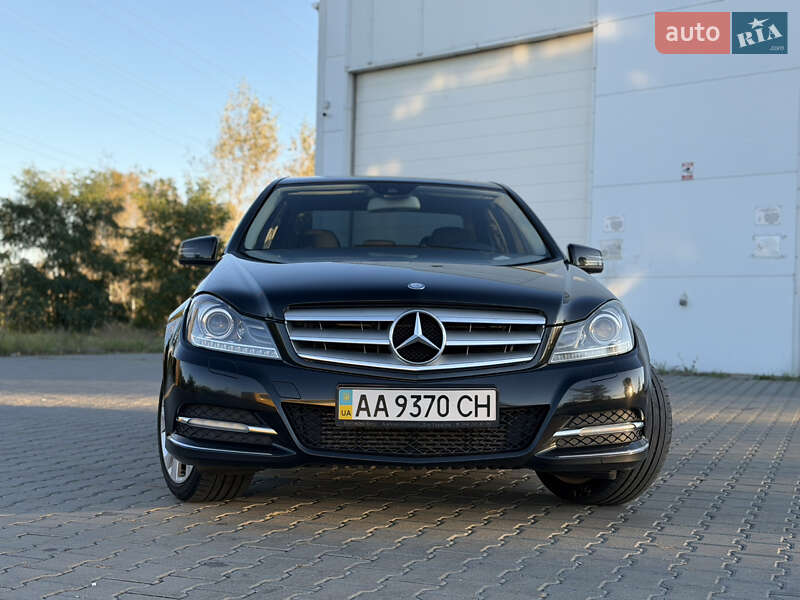 Седан Mercedes-Benz C-Class 2011 в Києві фото 4 Седан Mercedes-Benz C-Class 2011 в Києві