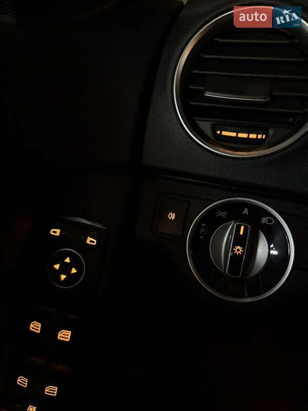 Седан Mercedes-Benz C-Class 2011 в Києві фото 49 Седан Mercedes-Benz C-Class 2011 в Києві