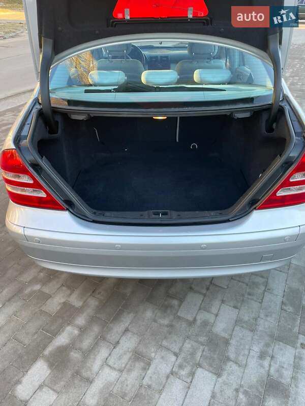 Седан Mercedes-Benz C-Class 2003 в Миколаєві