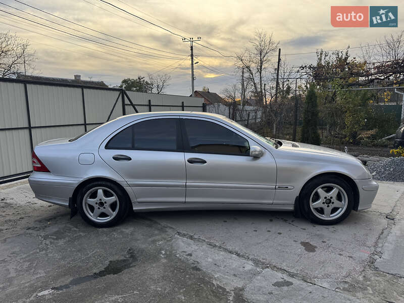 Седан Mercedes-Benz C-Class 2004 в Нетешине фото 8 Седан Mercedes-Benz C-Class 2004 в Нетешине