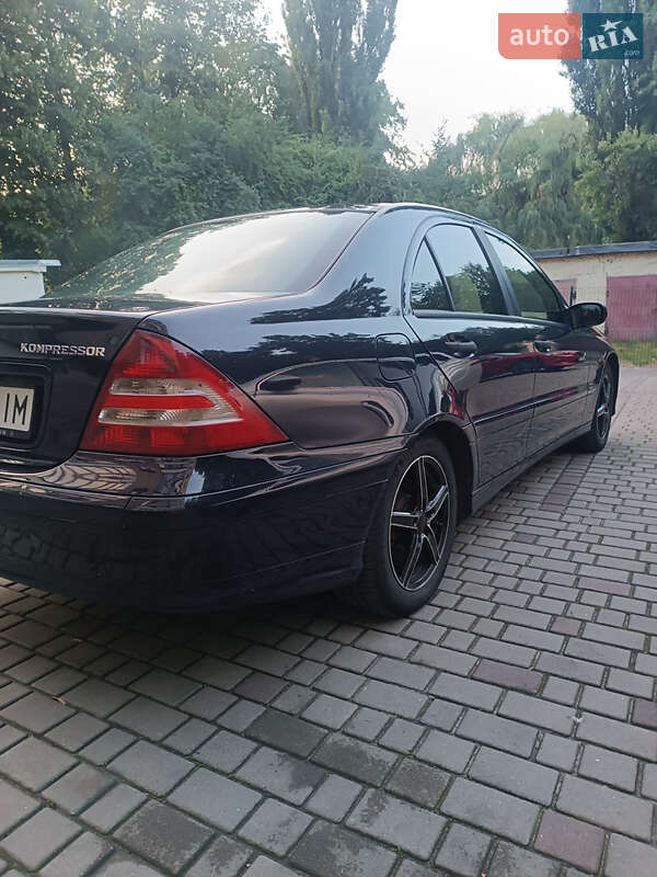 Седан Mercedes-Benz C-Class 2005 в Ровно фото 10 Седан Mercedes-Benz C-Class 2005 в Ровно