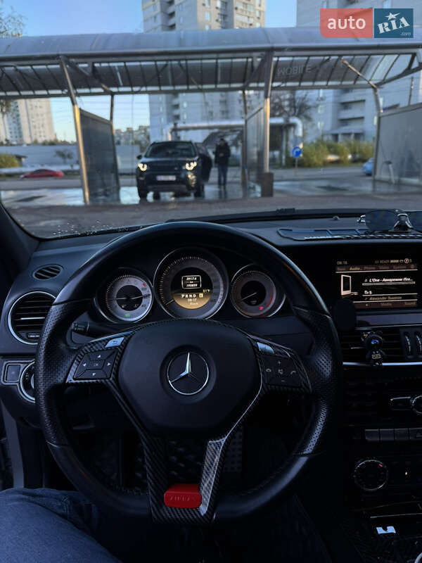 Седан Mercedes-Benz C-Class 2012 в Днепре
