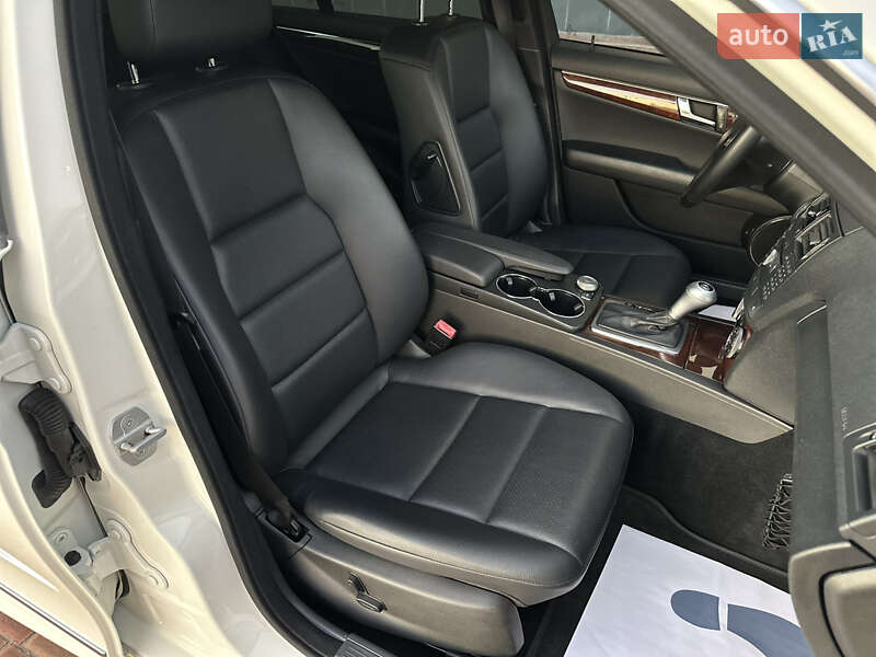 Седан Mercedes-Benz C-Class 2008 в Одесі фото 58 Седан Mercedes-Benz C-Class 2008 в Одесі