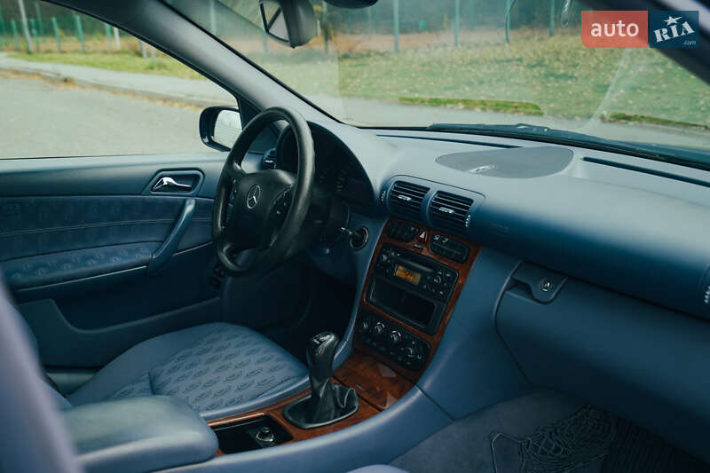 Седан Mercedes-Benz C-Class 2003 в Харкові фото 25 Седан Mercedes-Benz C-Class 2003 в Харкові