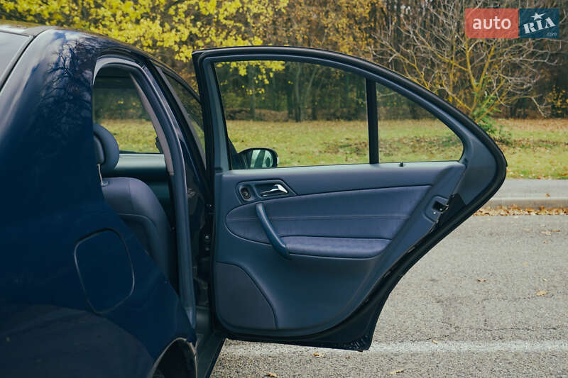 Седан Mercedes-Benz C-Class 2003 в Харкові фото 34 Седан Mercedes-Benz C-Class 2003 в Харкові