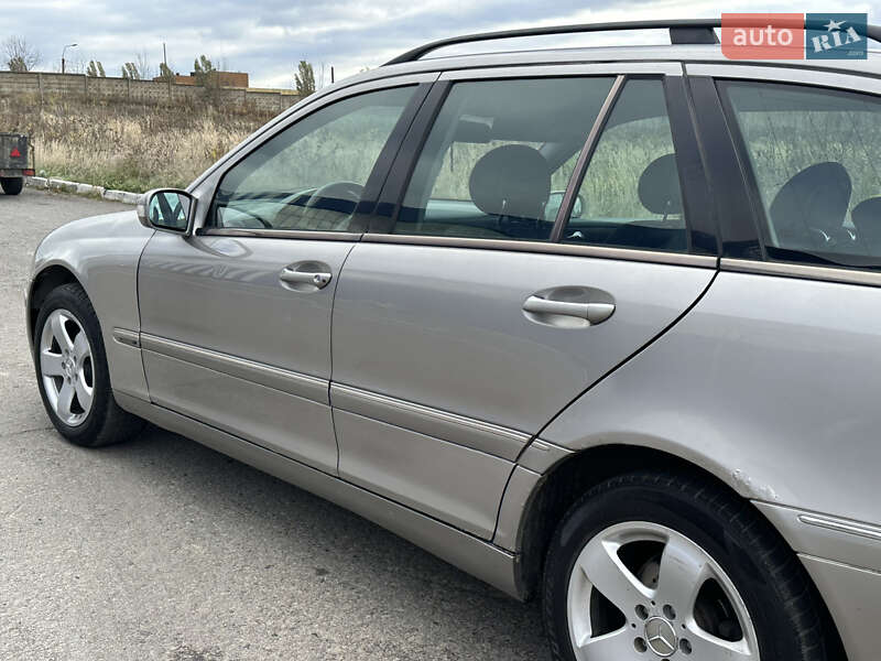 Універсал Mercedes-Benz C-Class 2002 в Рівному