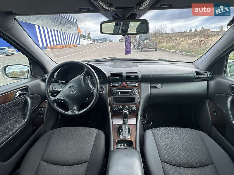 Універсал Mercedes-Benz C-Class 2002 в Рівному