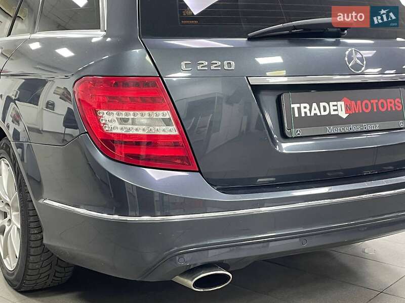 Універсал Mercedes-Benz C-Class 2013 в Києві