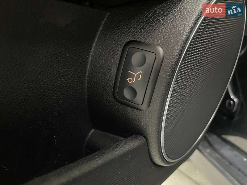 Універсал Mercedes-Benz C-Class 2013 в Києві