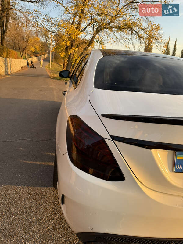 Седан Mercedes-Benz C-Class 2016 в Кропивницькому