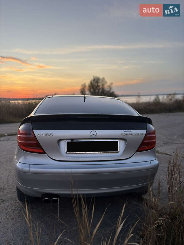 Купе Mercedes-Benz C-Class 2003 в Новояворовске