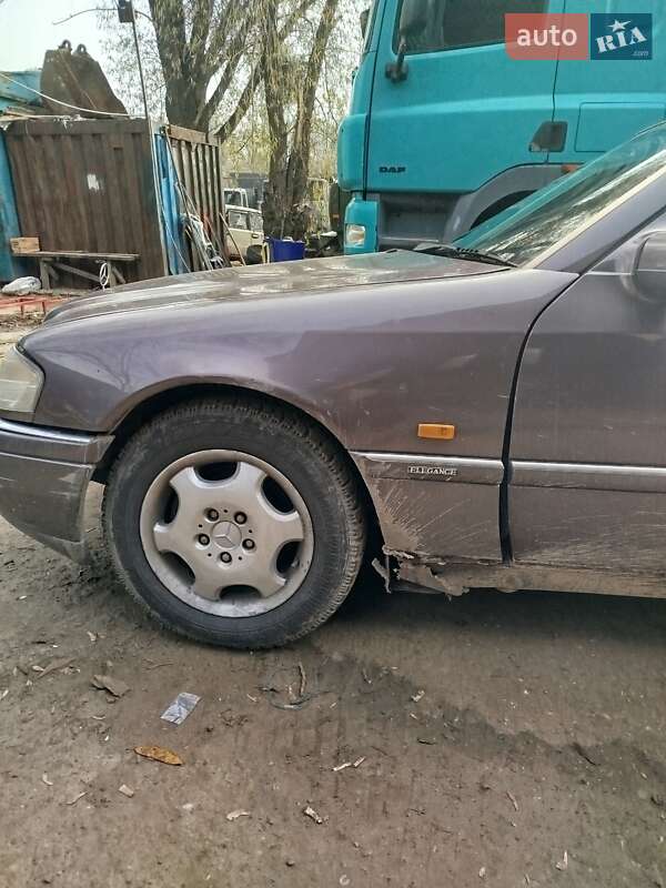 Седан Mercedes-Benz C-Class 1995 в Києві