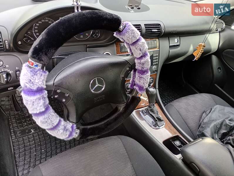 Универсал Mercedes-Benz C-Class 2004 в Львове