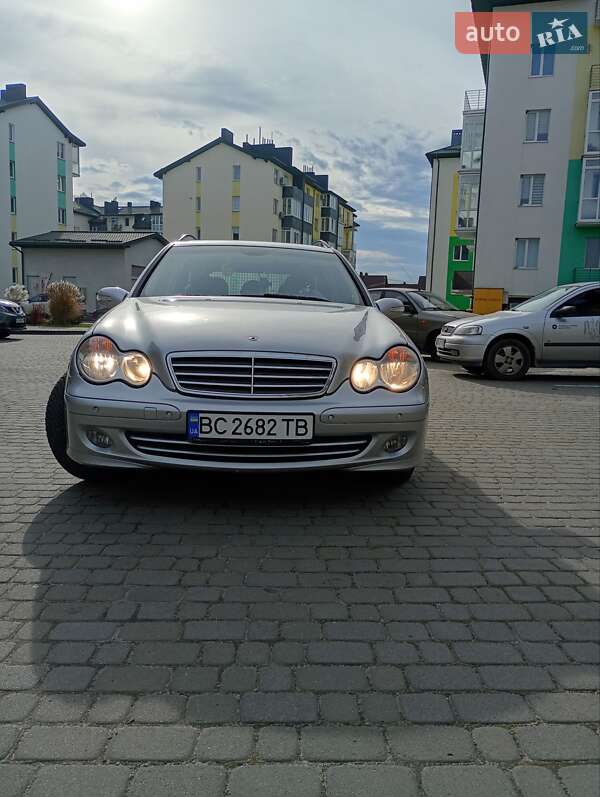 Универсал Mercedes-Benz C-Class 2004 в Львове