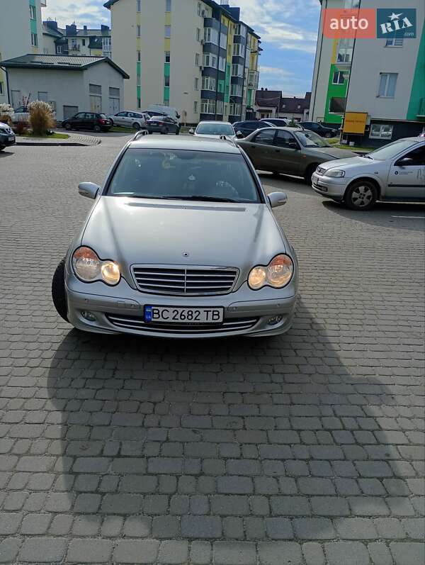 Универсал Mercedes-Benz C-Class 2004 в Львове