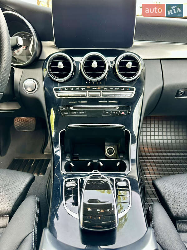 Седан Mercedes-Benz C-Class 2017 в Києві фото 19 Седан Mercedes-Benz C-Class 2017 в Києві