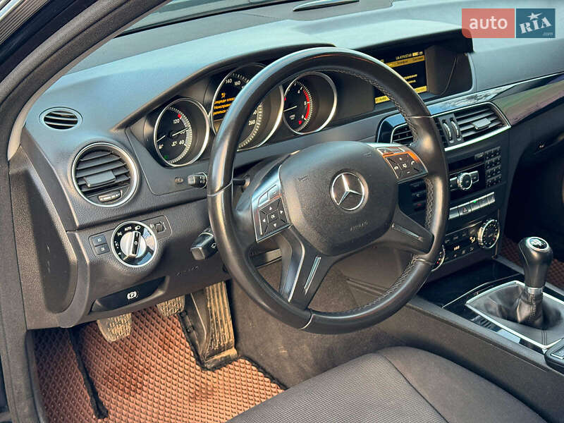 Универсал Mercedes-Benz C-Class 2012 в Одессе фото 16 Универсал Mercedes-Benz C-Class 2012 в Одессе