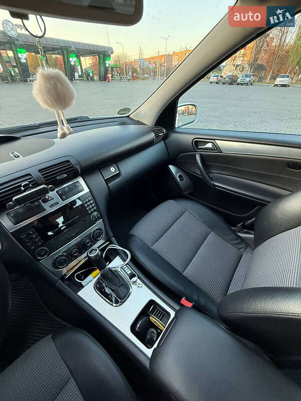 Седан Mercedes-Benz C-Class 2005 в Луцке фото 9 Седан Mercedes-Benz C-Class 2005 в Луцке