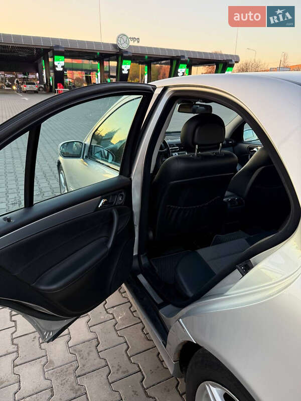 Седан Mercedes-Benz C-Class 2005 в Луцке фото 20 Седан Mercedes-Benz C-Class 2005 в Луцке