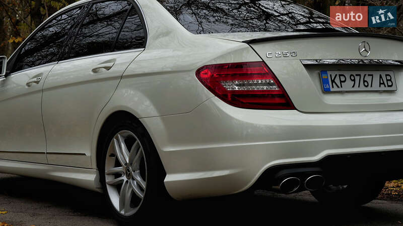 Седан Mercedes-Benz C-Class 2011 в Запорожье