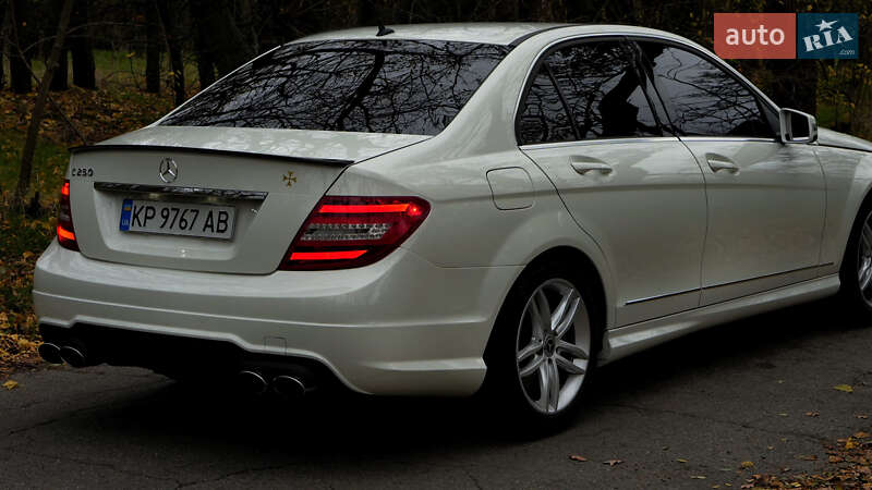 Седан Mercedes-Benz C-Class 2011 в Запорожье