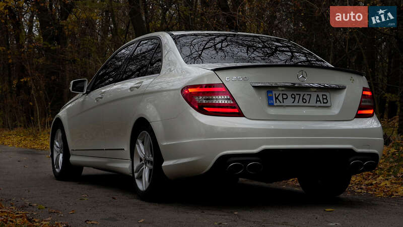 Седан Mercedes-Benz C-Class 2011 в Запорожье