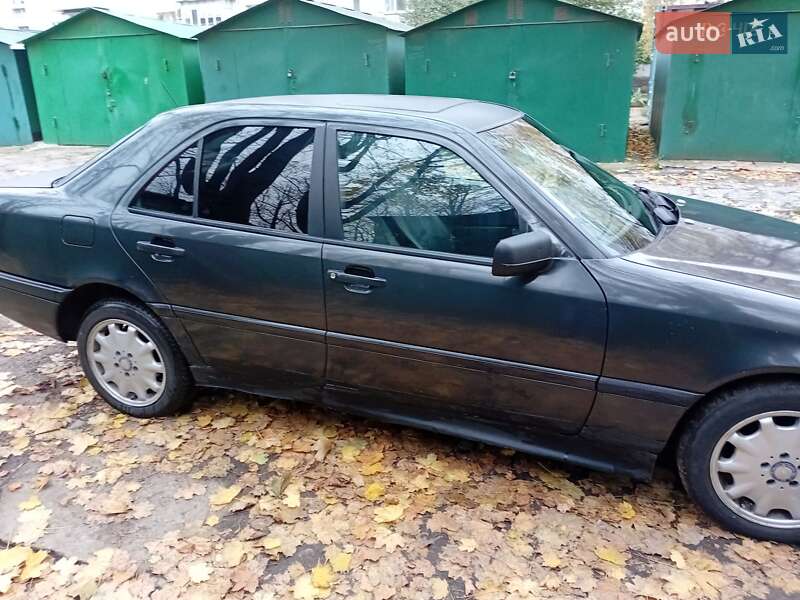 Седан Mercedes-Benz C-Class 1993 в Одессе