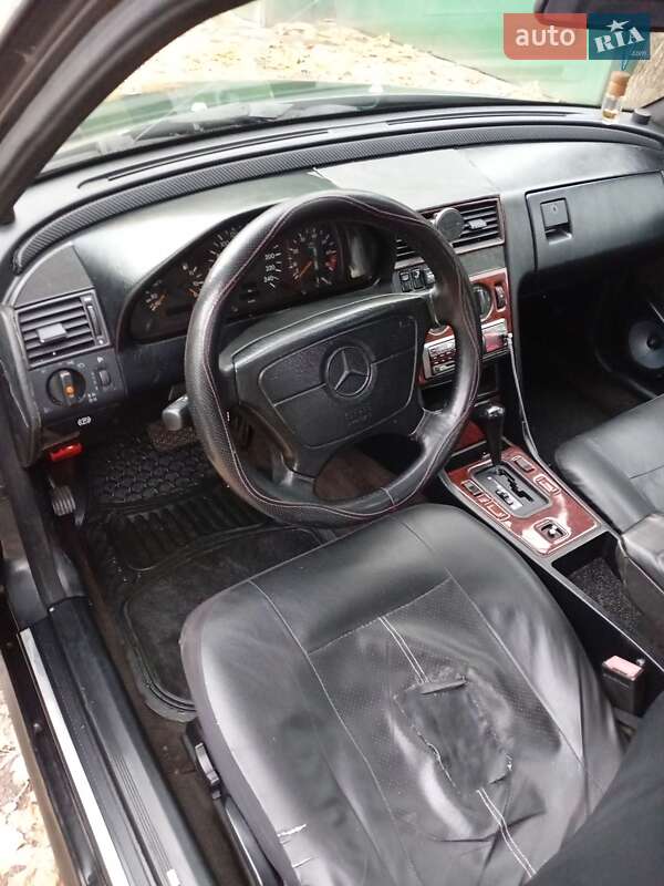 Седан Mercedes-Benz C-Class 1993 в Одессе