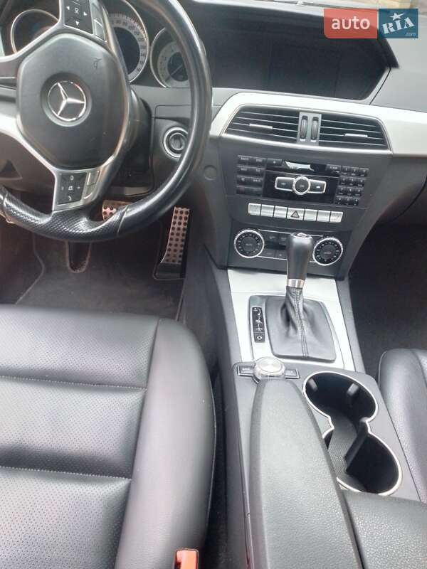 Седан Mercedes-Benz C-Class 2014 в Києві