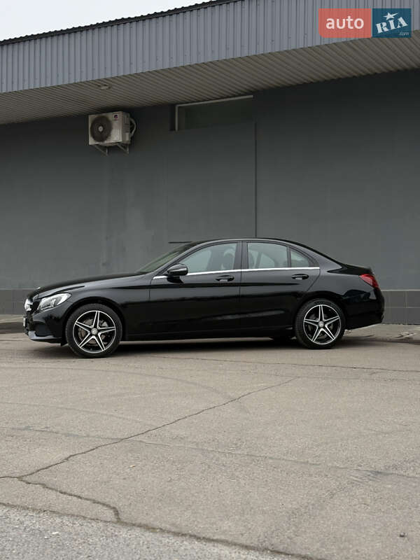 Седан Mercedes-Benz C-Class 2018 в Львові