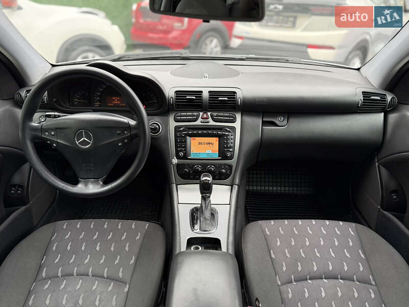Купе Mercedes-Benz C-Class 2004 в Одесі фото 45 Купе Mercedes-Benz C-Class 2004 в Одесі