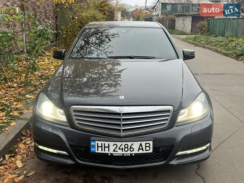 Седан Mercedes-Benz C-Class 2012 в Киеве фото 2 Седан Mercedes-Benz C-Class 2012 в Киеве