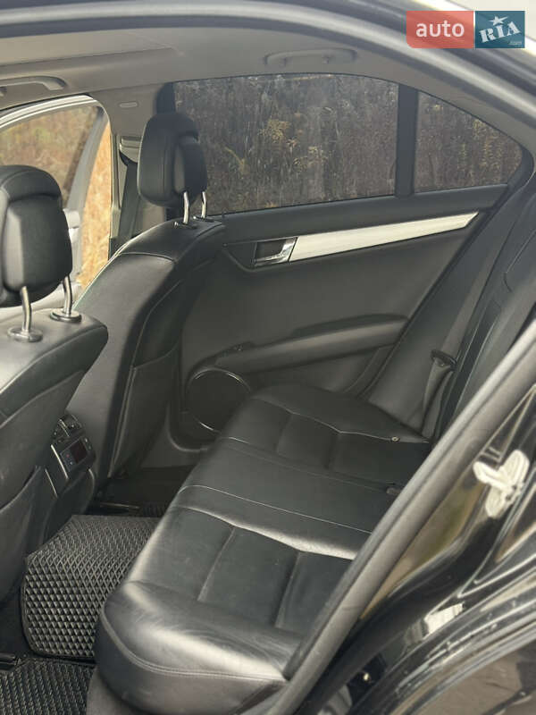 Седан Mercedes-Benz C-Class 2007 в Ровно
