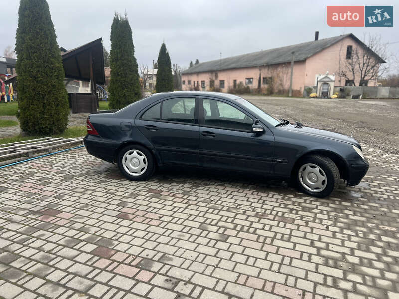 Седан Mercedes-Benz C-Class 2001 в Косові фото 18 Седан Mercedes-Benz C-Class 2001 в Косові