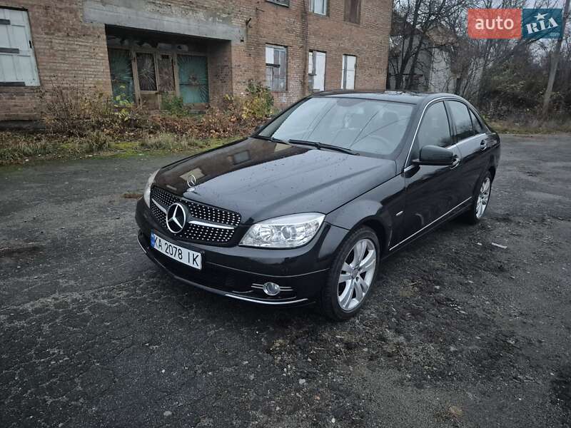 Mercedes-Benz C-Class 2010 Mercedes-Benz C-Class 2010
