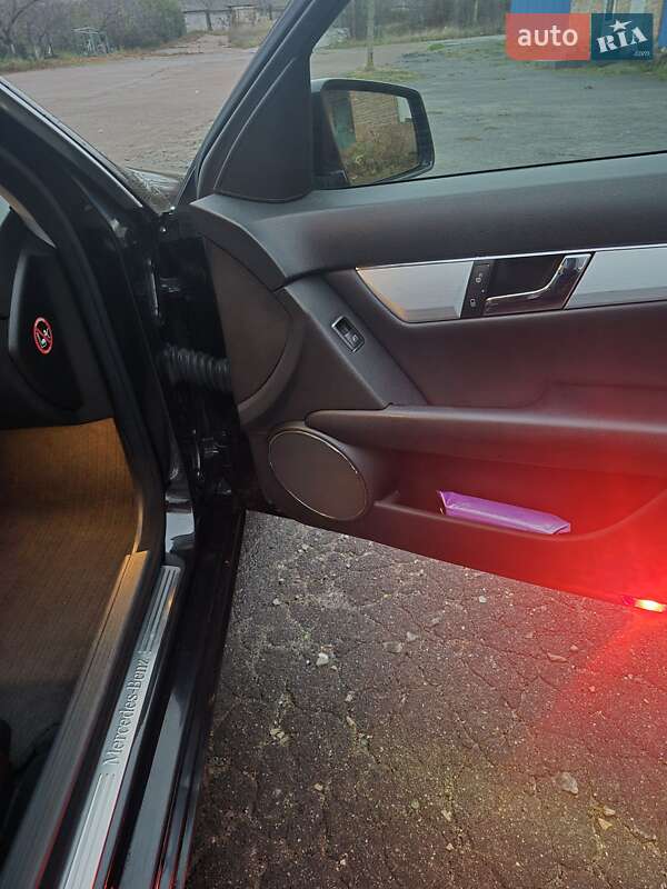 Седан Mercedes-Benz C-Class 2010 в Бердичеві