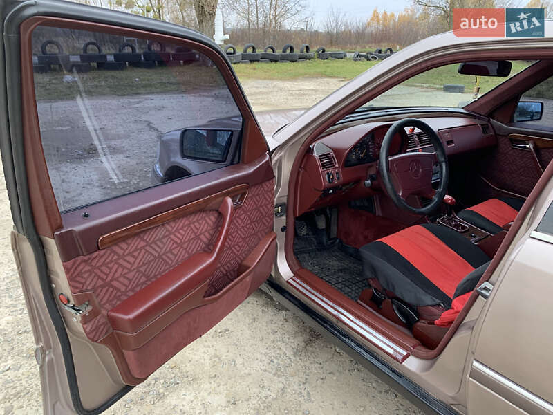 Седан Mercedes-Benz C-Class 1993 в Каменке-Бугской