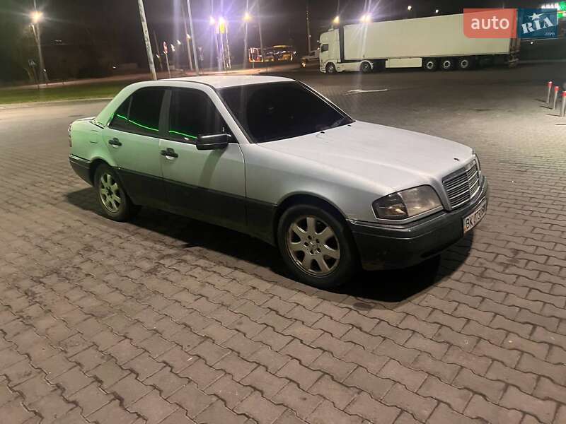 Седан Mercedes-Benz C-Class 1996 в Луцьку