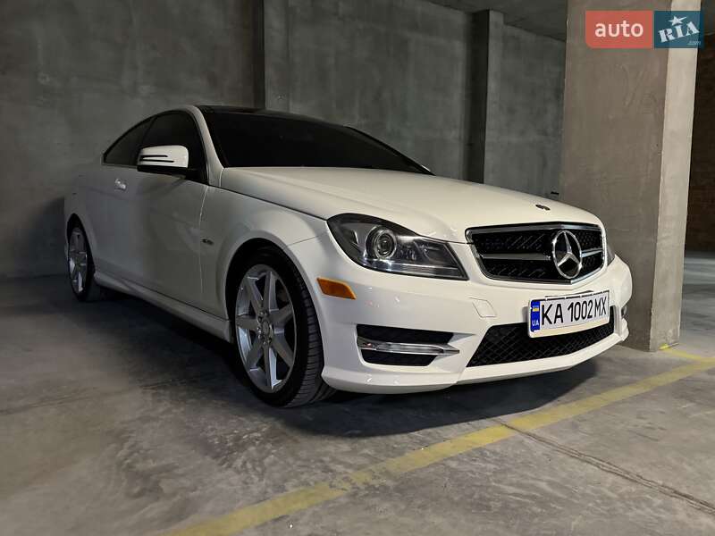 Седан Mercedes-Benz C-Class 2012 в Киеве фото 37 Седан Mercedes-Benz C-Class 2012 в Киеве
