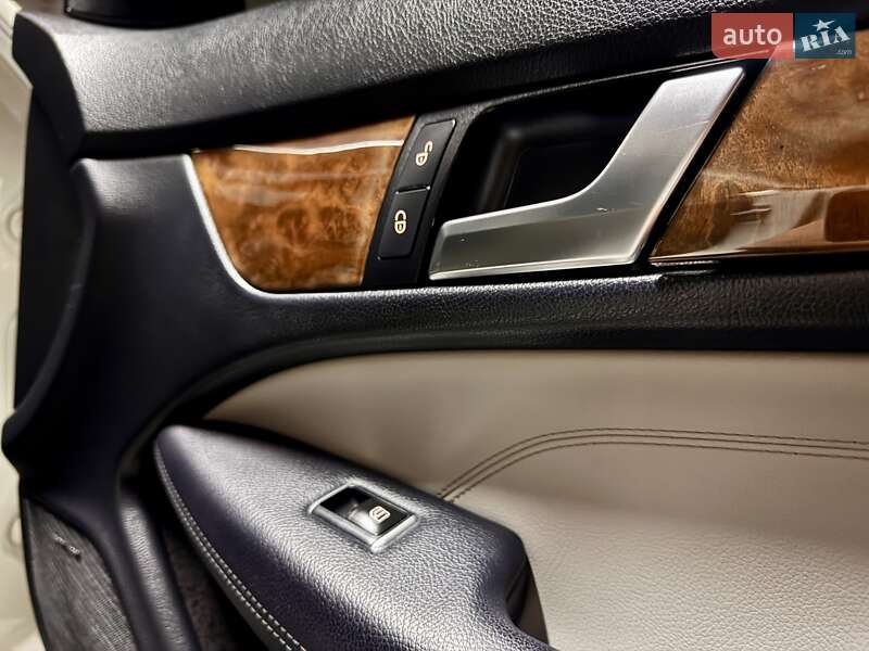 Седан Mercedes-Benz C-Class 2012 в Киеве фото 26 Седан Mercedes-Benz C-Class 2012 в Киеве