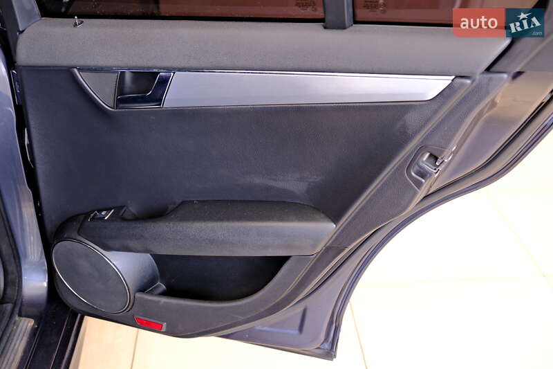 Седан Mercedes-Benz C-Class 2007 в Одесі